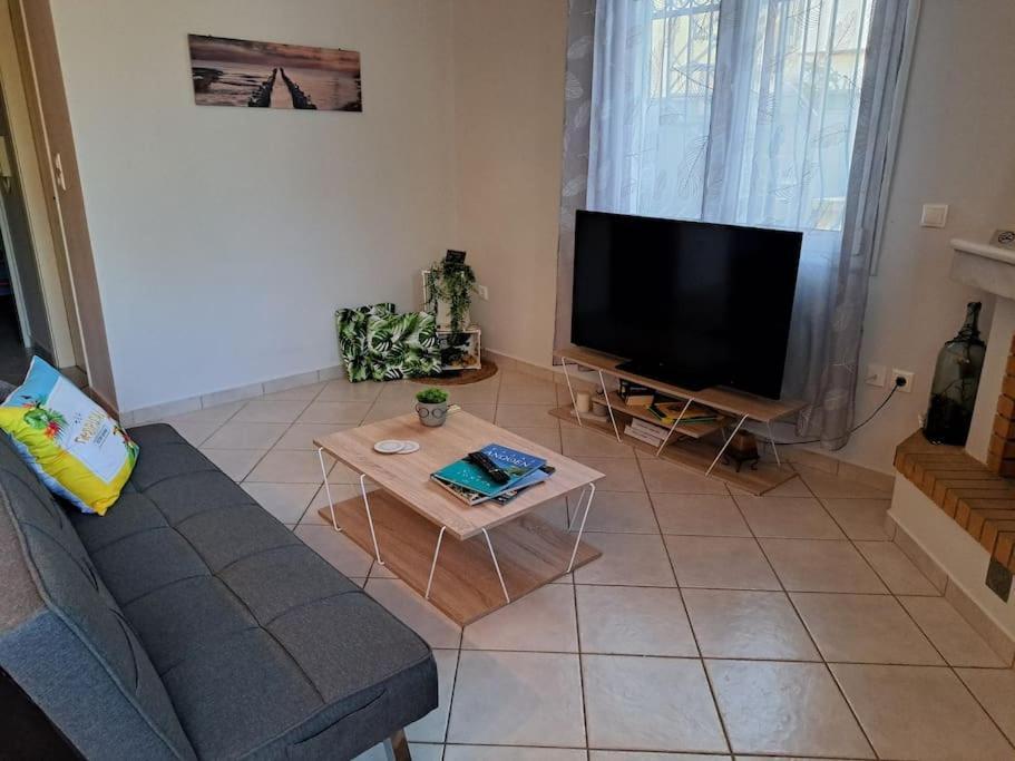 Hestia Airport House - Artemis Apartment Екстериор снимка